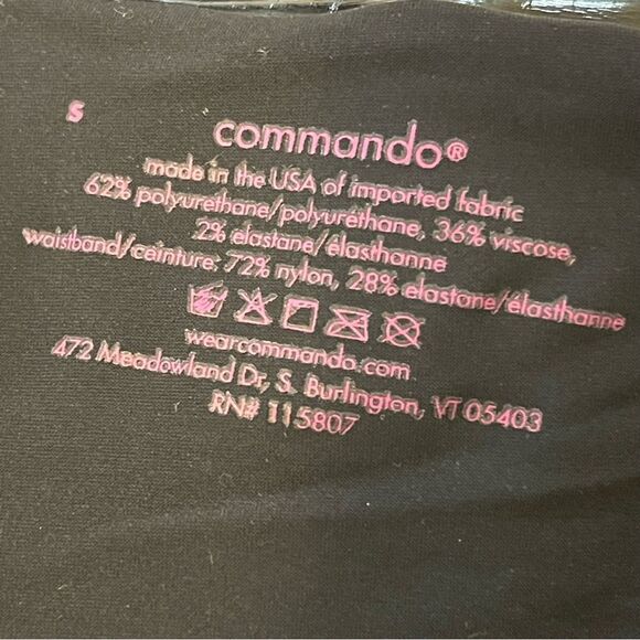 Commando Faux Patent Leather Perfect
Control Leggings in Size S - Picture 7 of 10